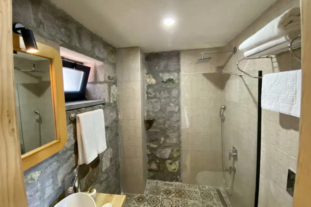 Aile Suit Deniz Manzaralı oda - banyo